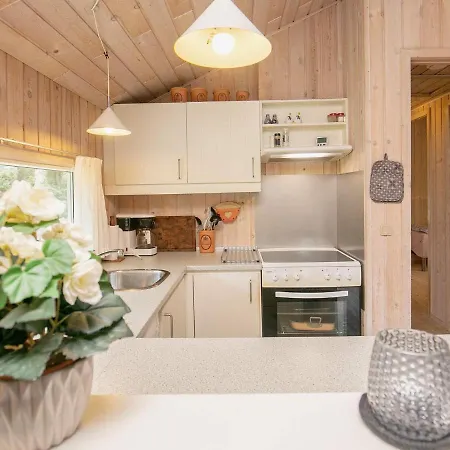Three-bedroom Holiday In Pandrup 2 *